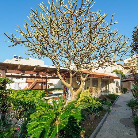 Breezot Yam Hotell Nahariya Exteriör bild