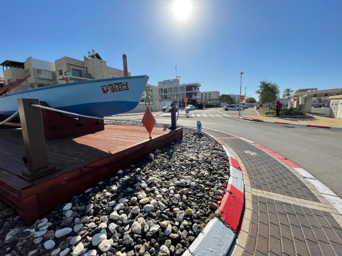 Breezot Yam Hotell Nahariya Exteriör bild