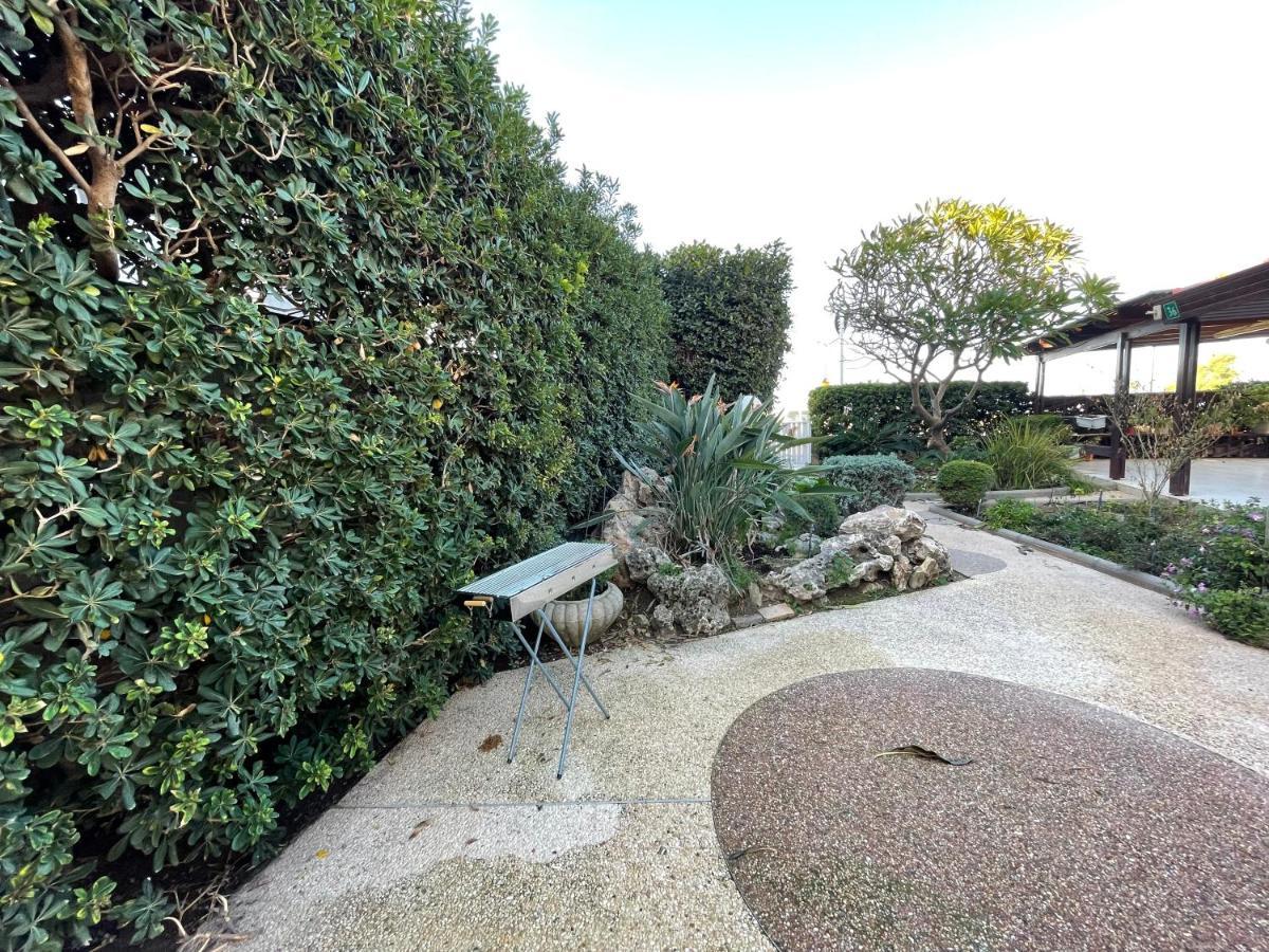 Breezot Yam Hotell Nahariya Exteriör bild