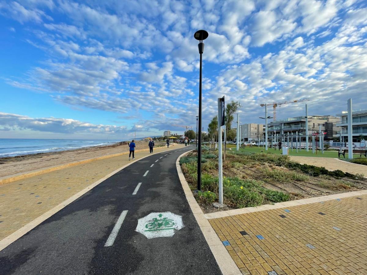 Breezot Yam Hotell Nahariya Exteriör bild