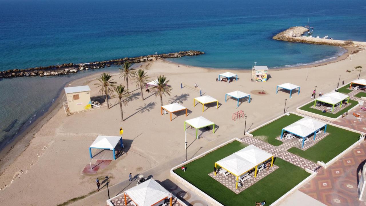 Breezot Yam Hotell Nahariya Exteriör bild
