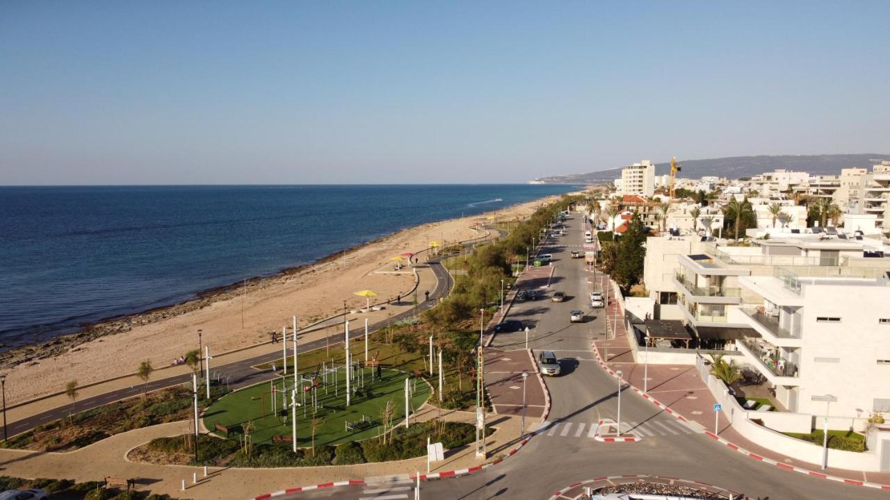 Breezot Yam Hotell Nahariya Exteriör bild