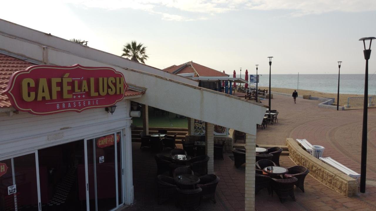 Breezot Yam Hotell Nahariya Exteriör bild