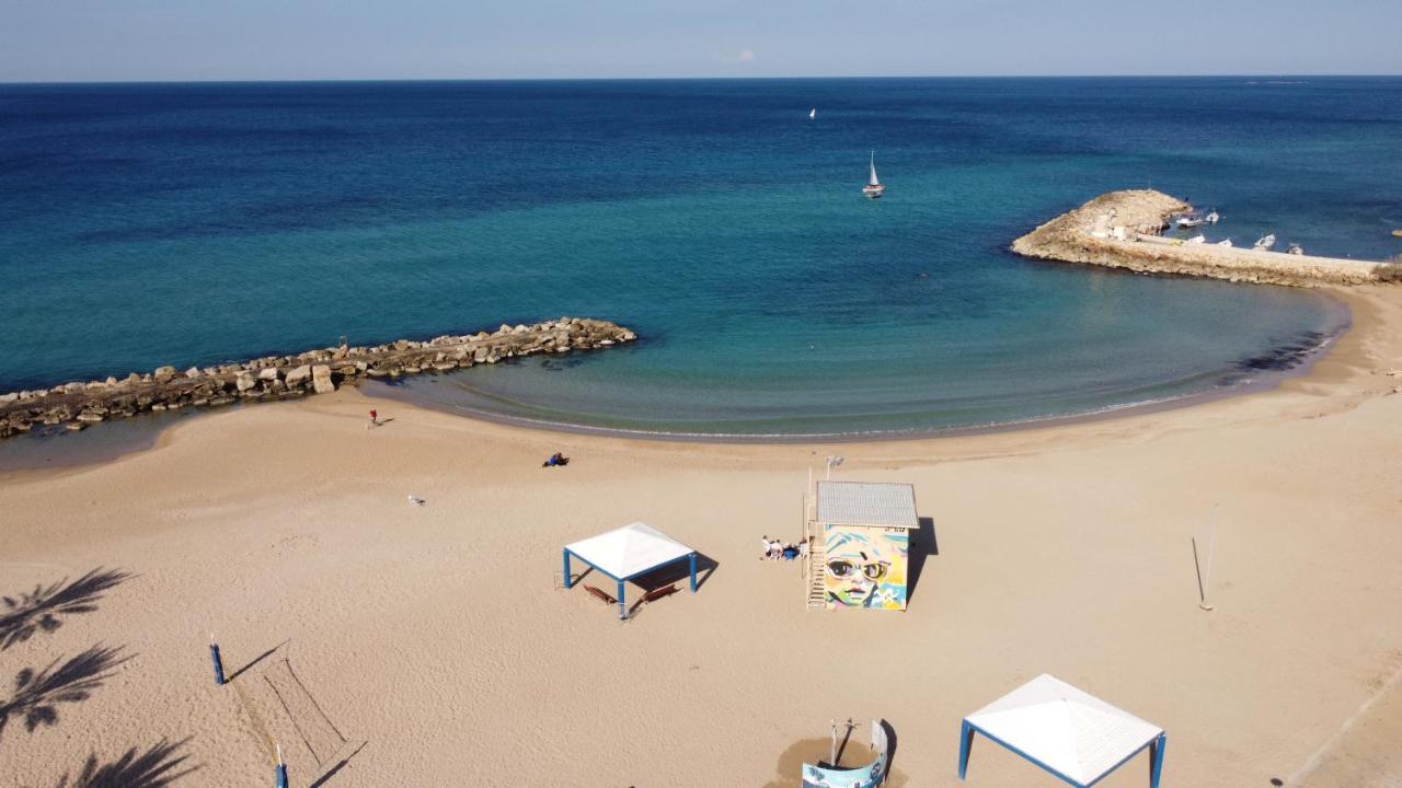 Breezot Yam Hotell Nahariya Exteriör bild