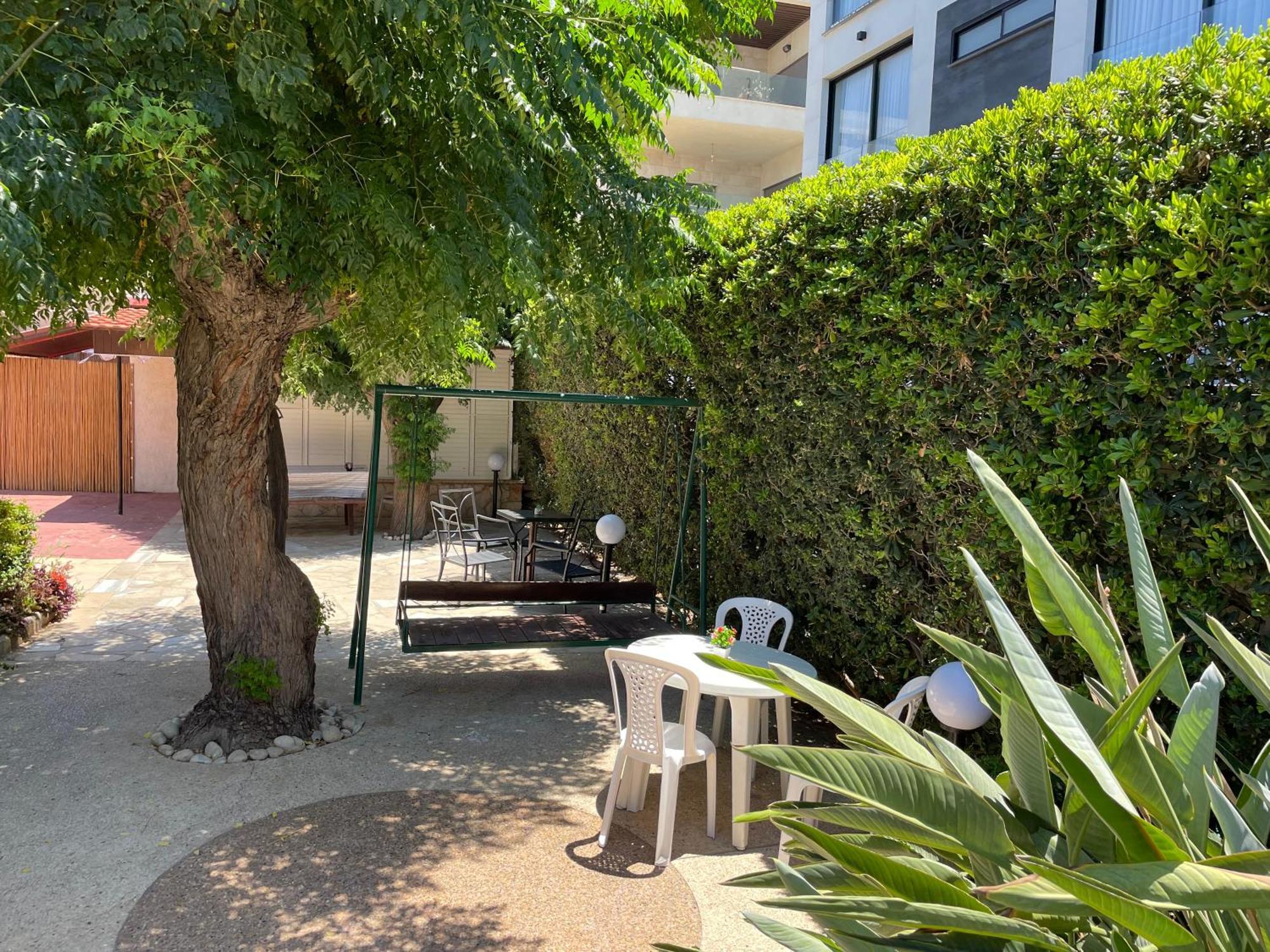 Breezot Yam Hotell Nahariya Exteriör bild