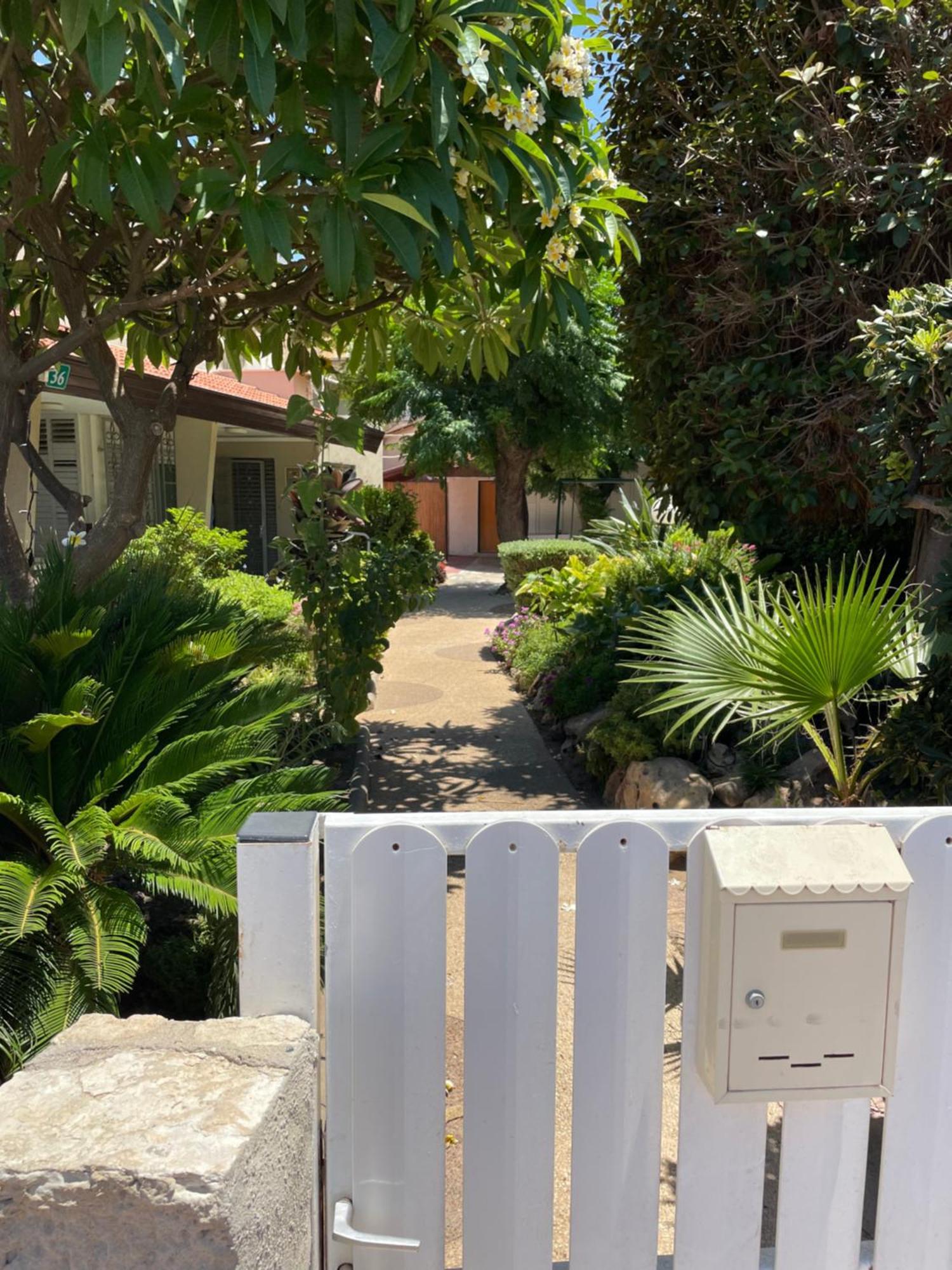 Breezot Yam Hotell Nahariya Exteriör bild