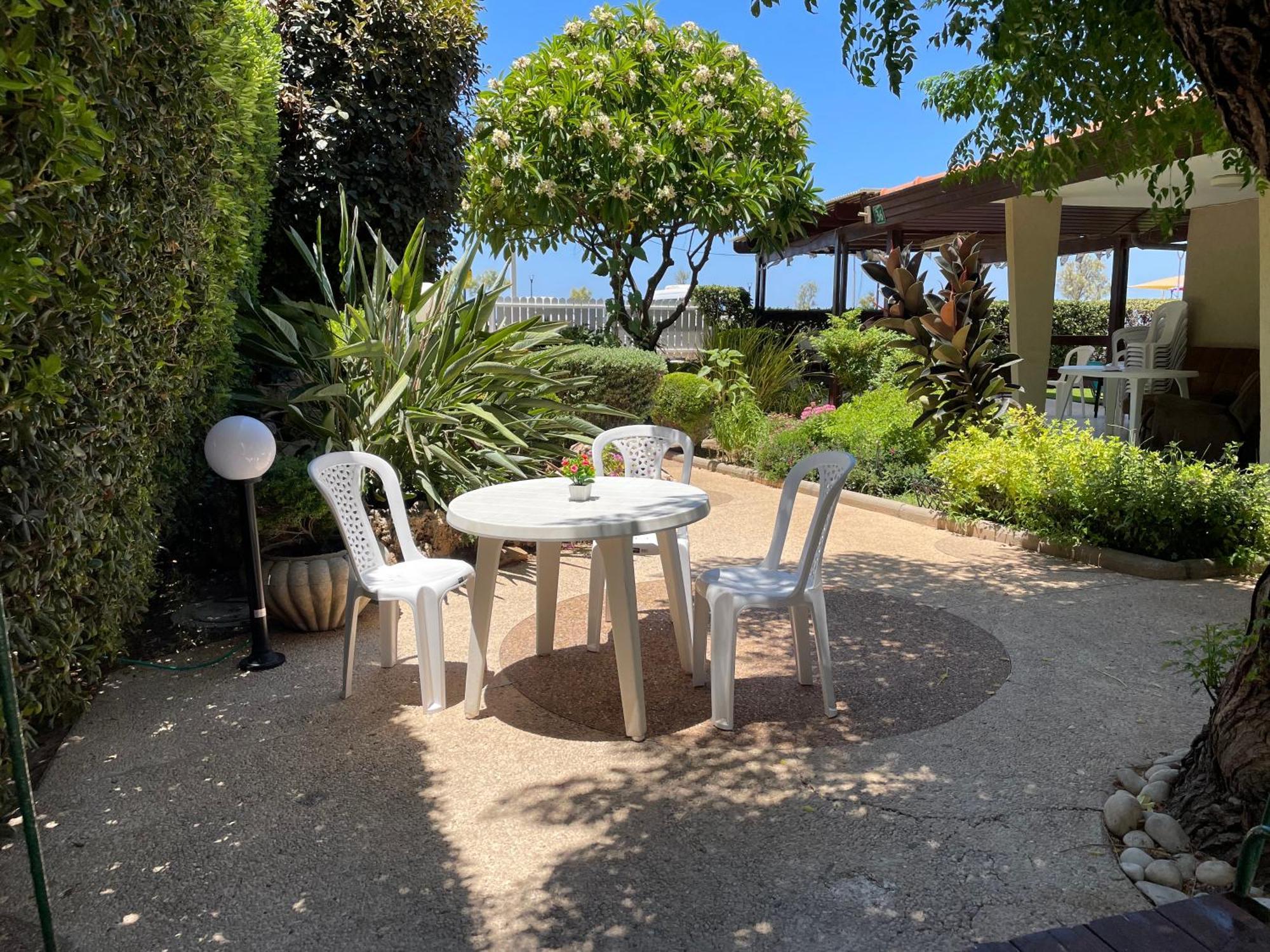 Breezot Yam Hotell Nahariya Exteriör bild