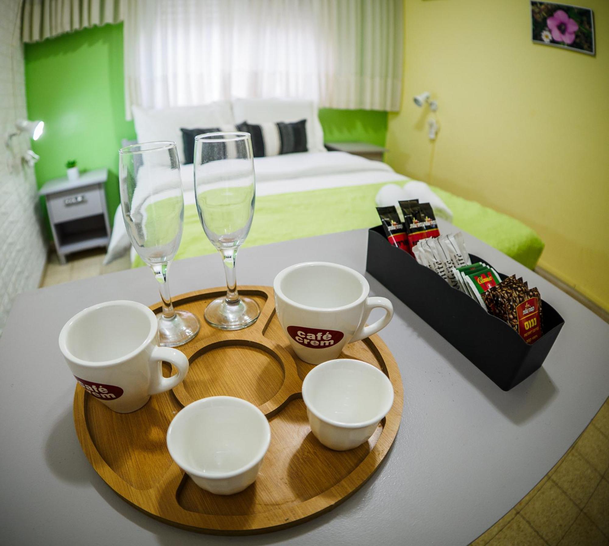Breezot Yam Hotell Nahariya Exteriör bild